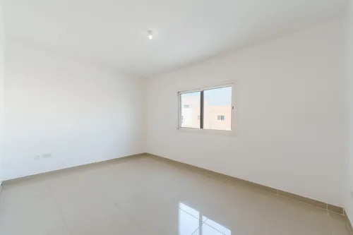 2 Bedrooms Townhouse in Contemporary Style