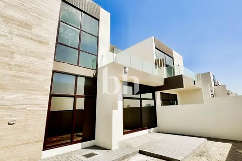 Single Row | Vacant | New | Prime Location