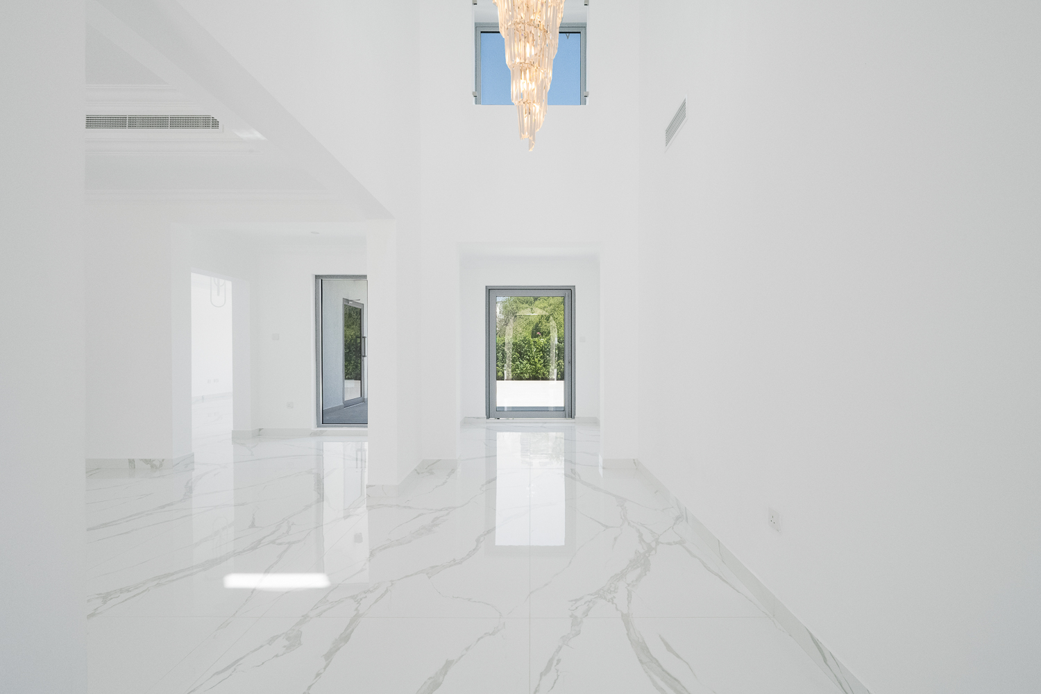 5 Bedrooms Villa in Jumeirah Islands