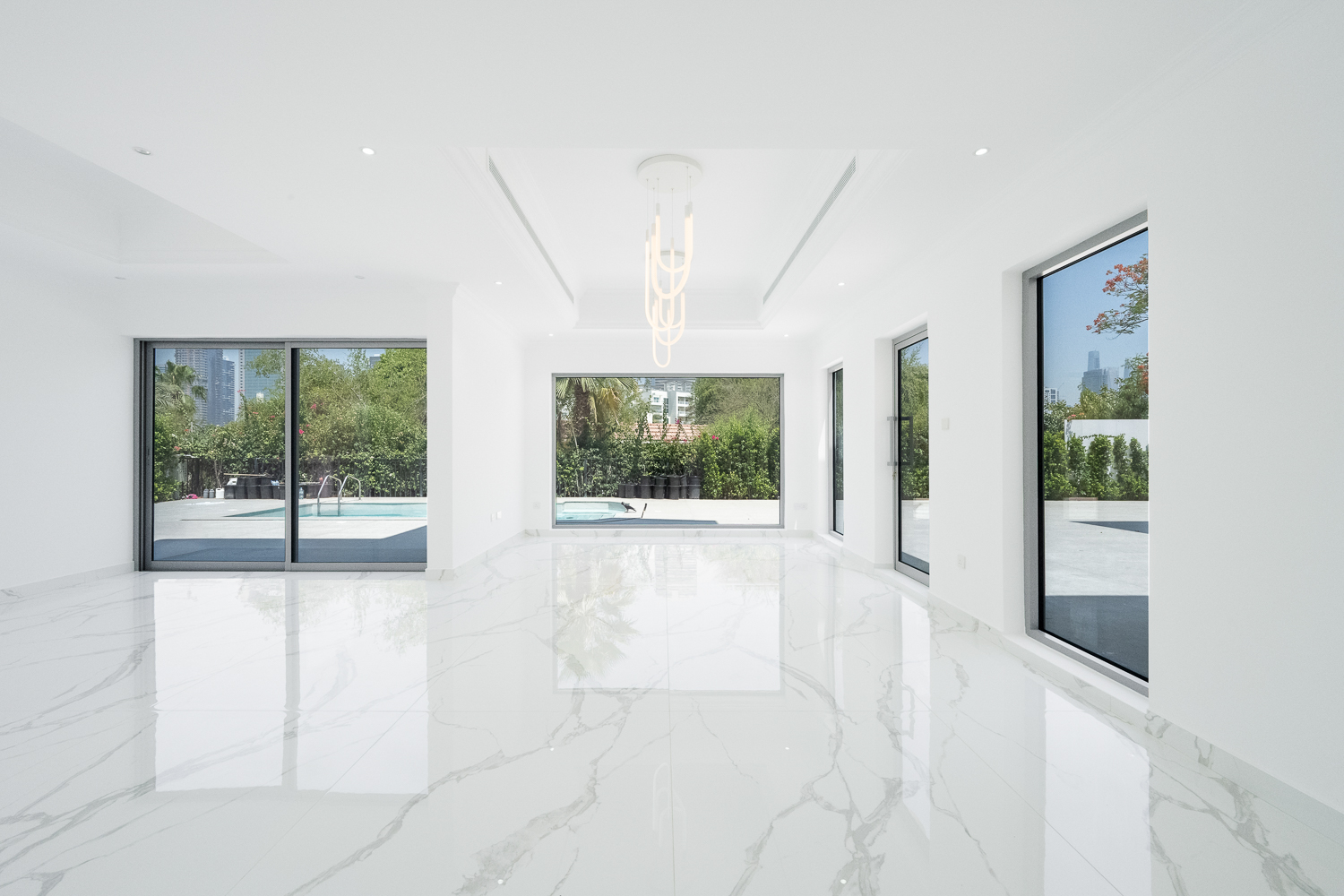 5 Bedrooms Villa in Jumeirah Islands