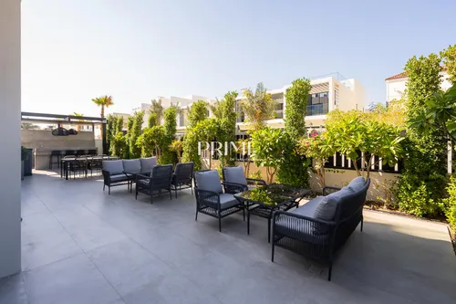 5 Bedrooms Villa in Jumeirah Park Homes