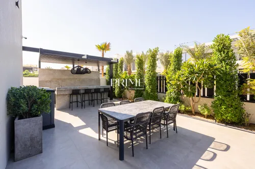 5 Bedrooms Villa in Jumeirah Park Homes