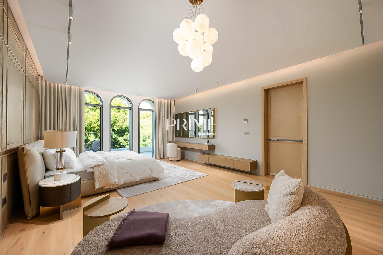 4 Bedrooms Villa in Garden Hall