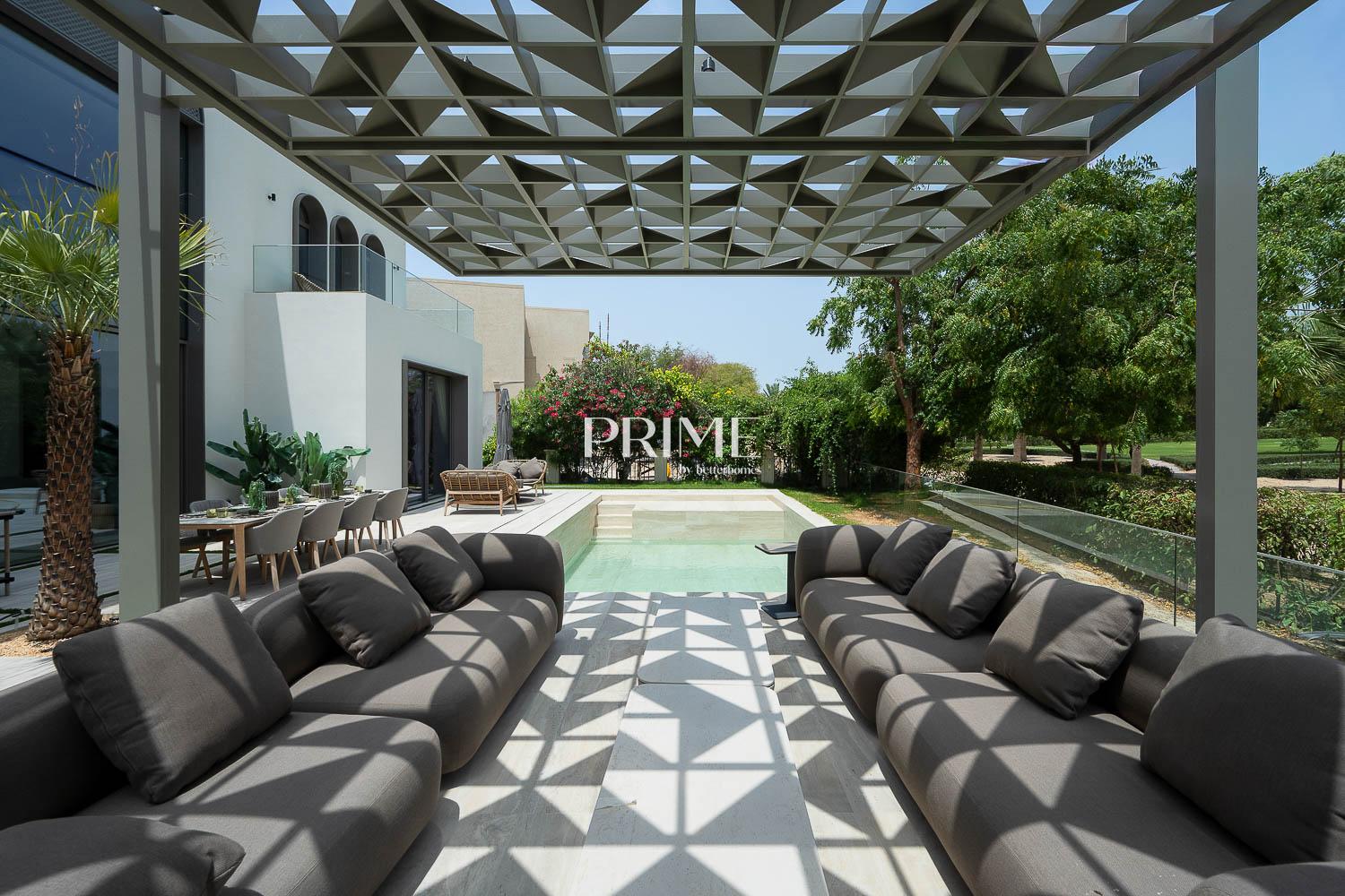 4 Bedrooms Villa in Garden Hall