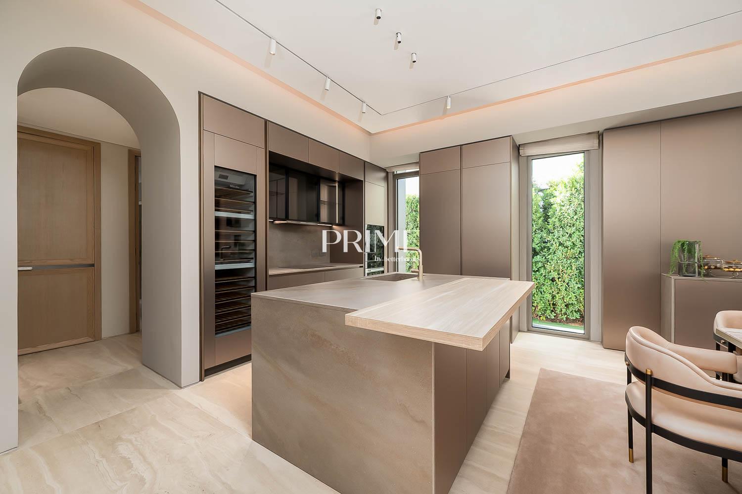 4 Bedrooms Villa in Garden Hall