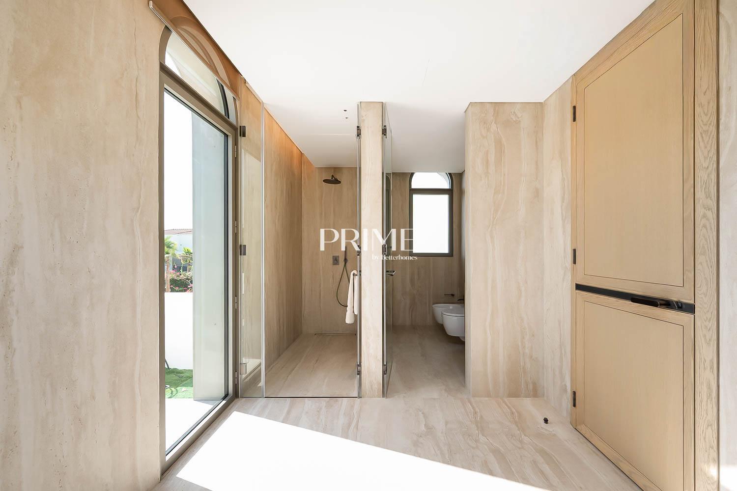 4 Bedrooms Villa in Garden Hall