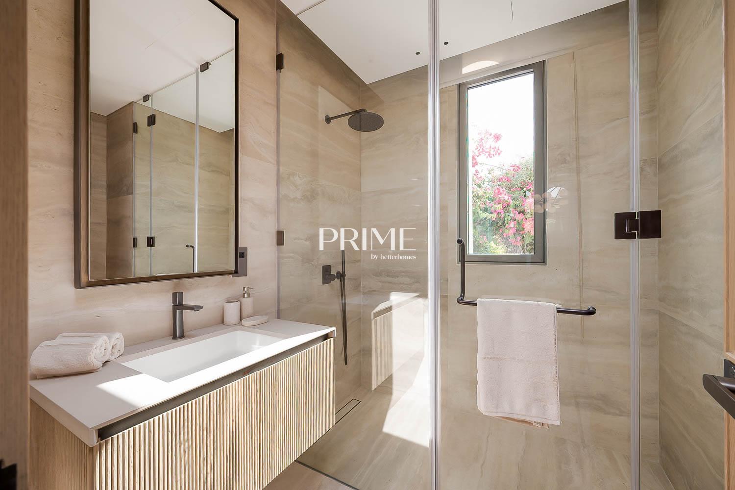 4 Bedrooms Villa in Garden Hall