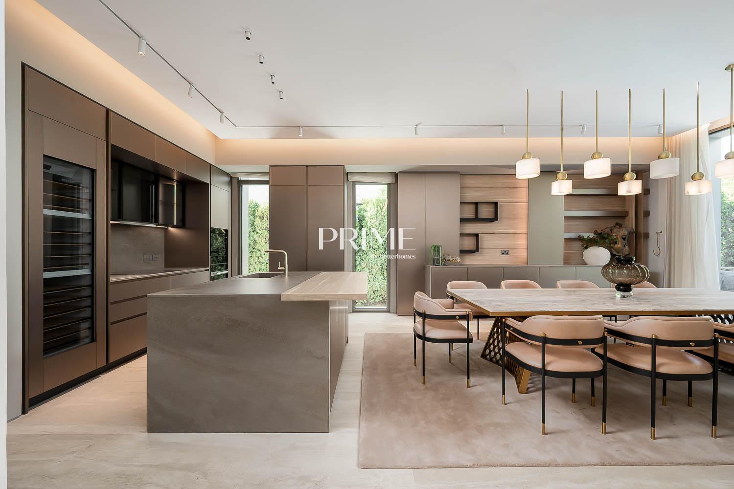 4 Bedrooms Villa in Garden Hall