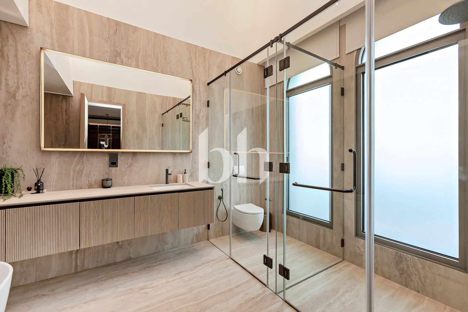 4 Bedrooms Villa in Garden Hall