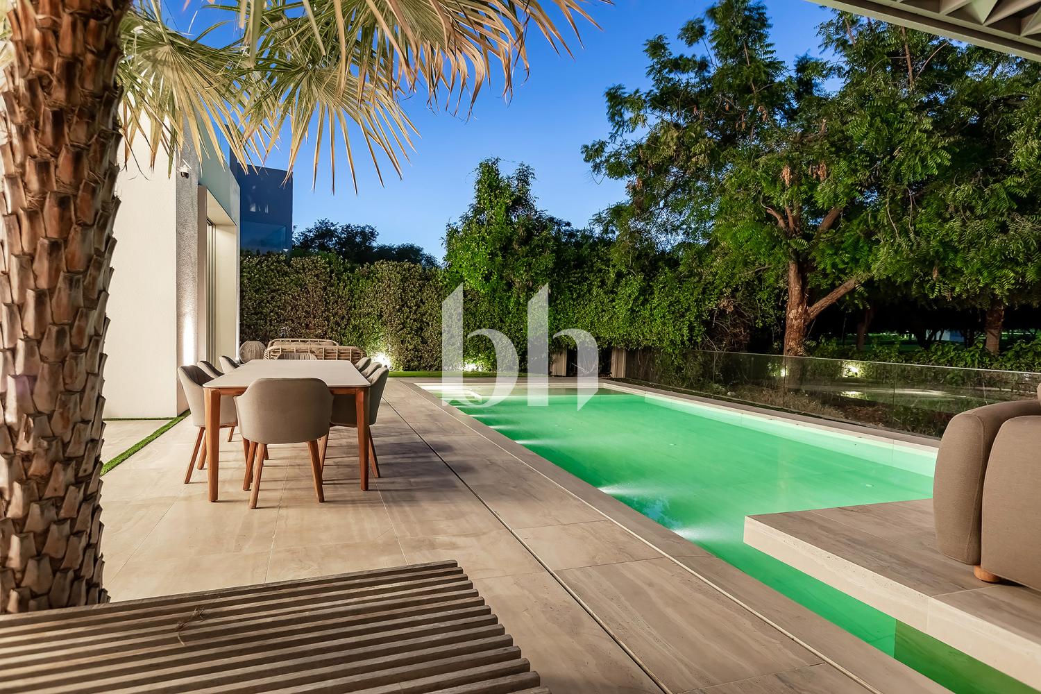 4 Bedrooms Villa in Garden Hall