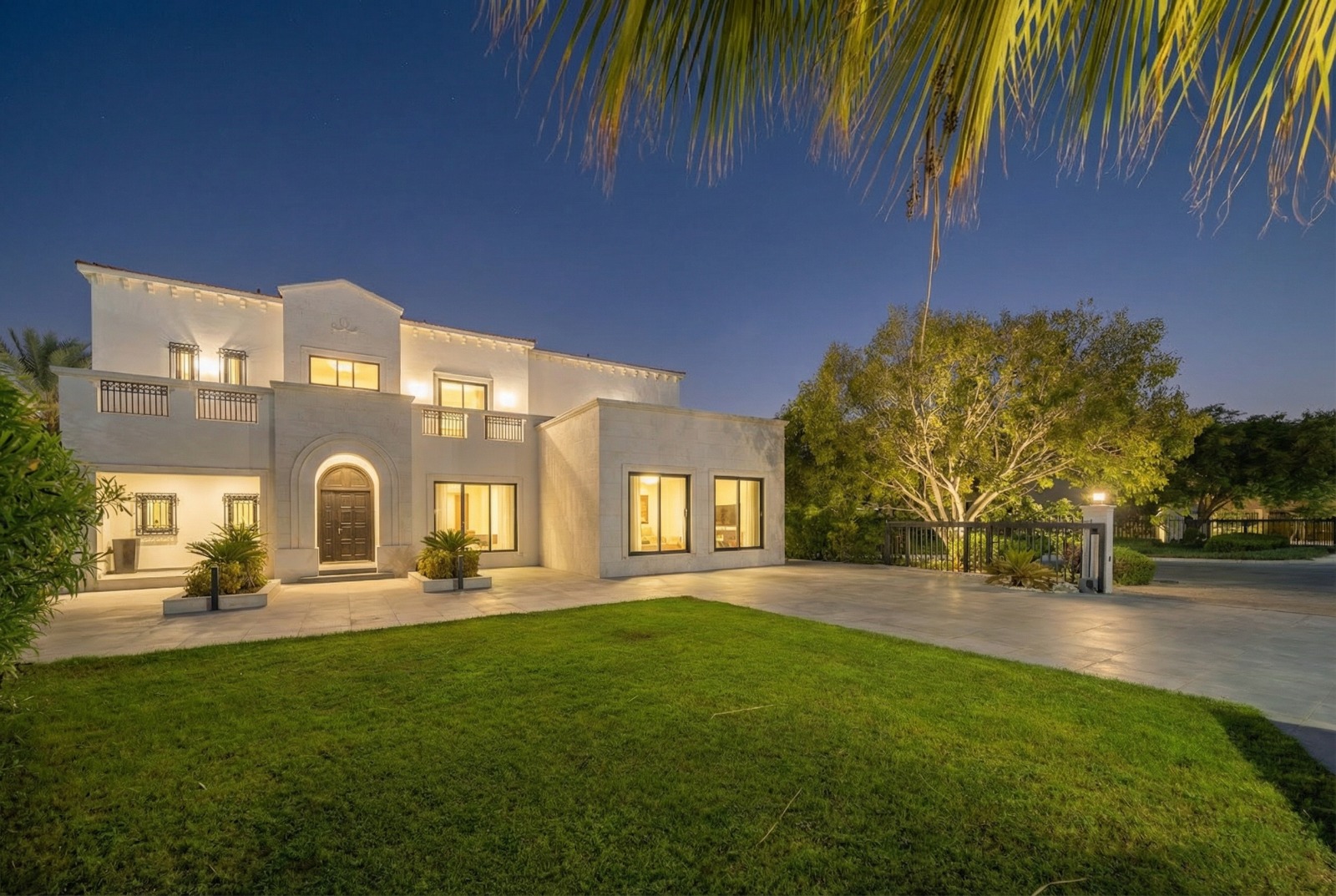 4 Bedrooms Villa in Entertainment Foyer