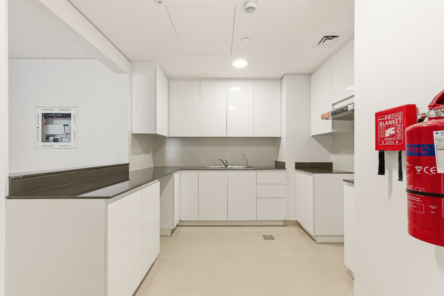 2 Bedrooms Apartment in Expo Village Residences 3E