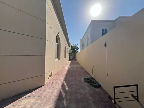 3 Bedrooms Villa in Al Barsha South 4