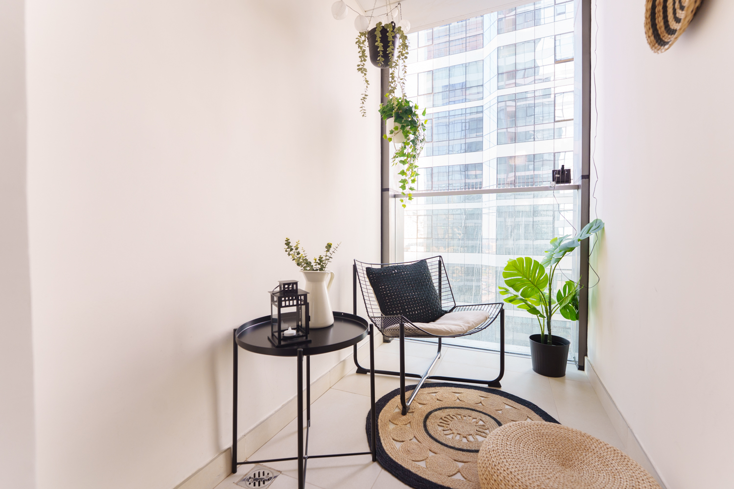 2 Bedrooms Apartment in Radiant Square