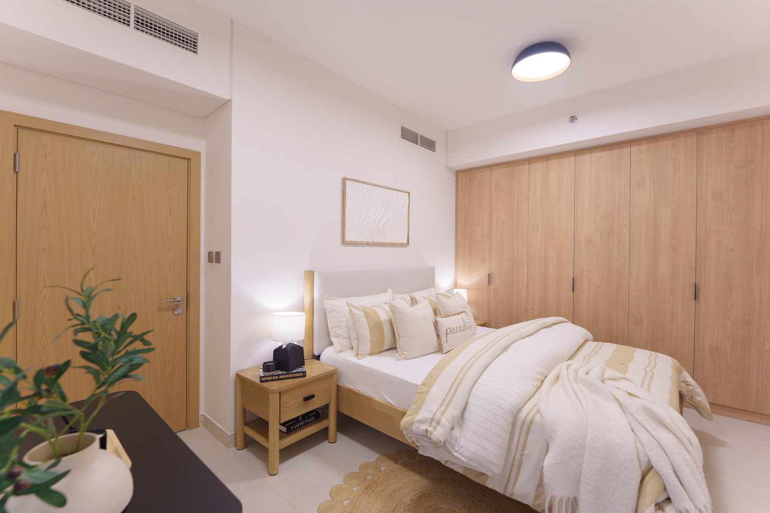 2 Bedrooms Apartment in Radiant Square