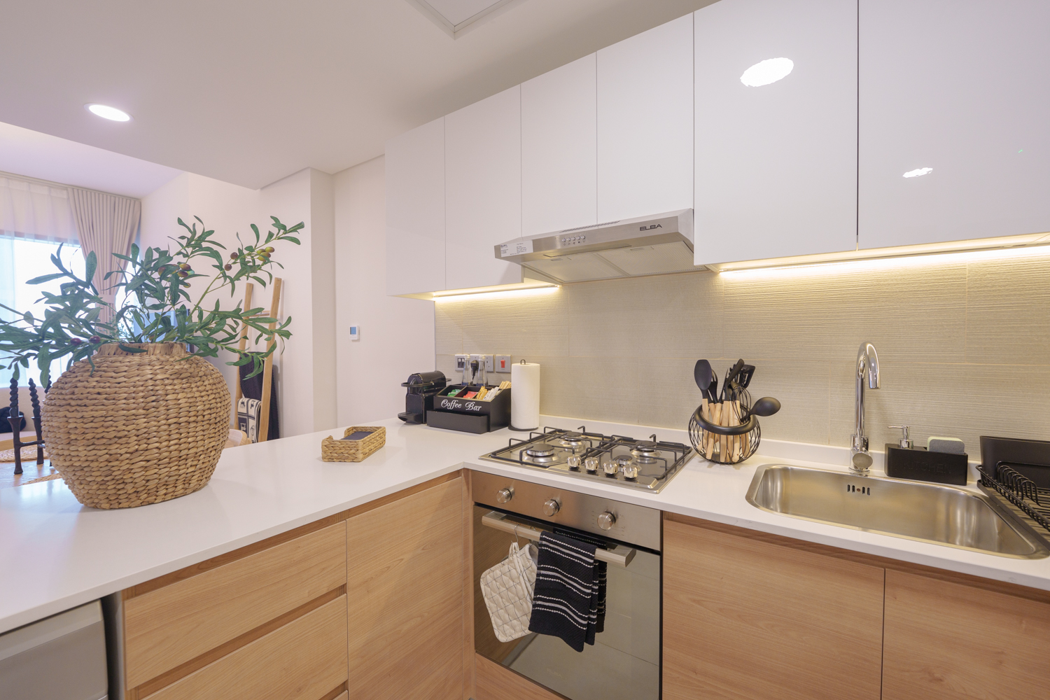 2 Bedrooms Apartment in Radiant Square