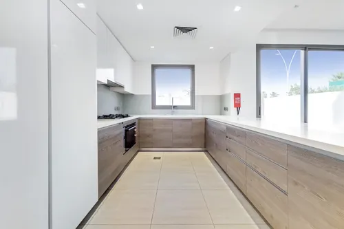 4 Bedrooms Villa in Redwoods