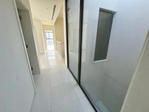 4 Bedrooms Villa in The Turf