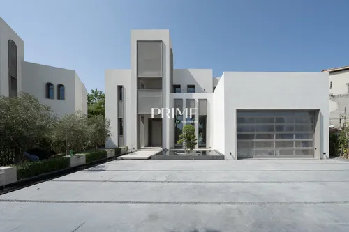 4 Bedrooms Villa in Entertainment Foyer