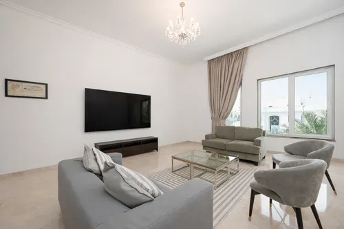 7 Bedrooms Villa in Al Khawaneej 1