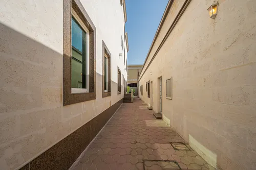 7 Bedrooms Villa in Al Khawaneej 1