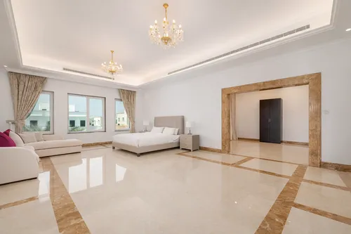 7 Bedrooms Villa in Al Khawaneej 1