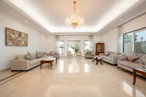 7 Bedrooms Villa in Al Khawaneej 1