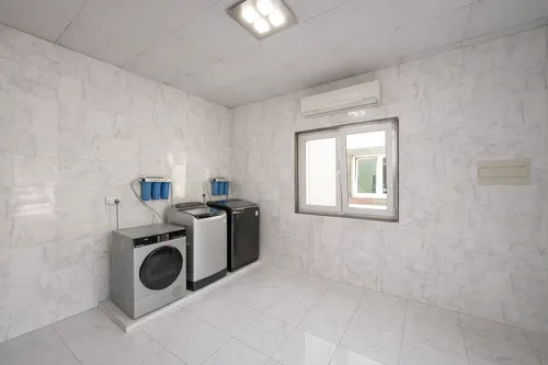 7 Bedrooms Villa in Al Khawaneej 1