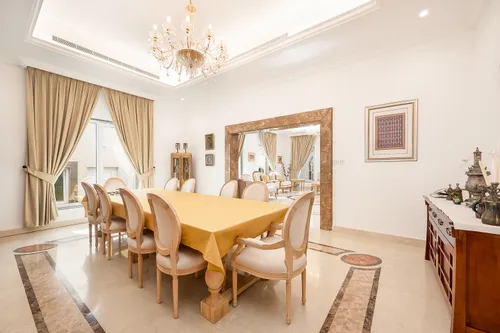 7 Bedrooms Villa in Al Khawaneej 1