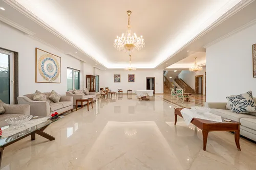 7 Bedrooms Villa in Al Khawaneej 1