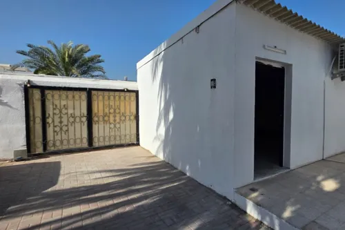 6 Bedrooms Villa in Al Jazzat