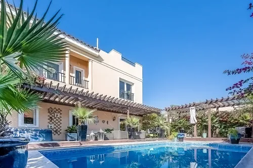 5 Bedrooms Villa in Centro Courtyard 6