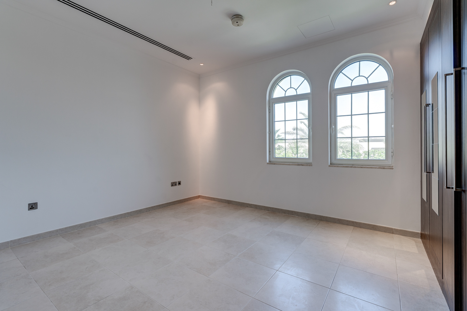 3 Bedrooms Villa in Legacy Large