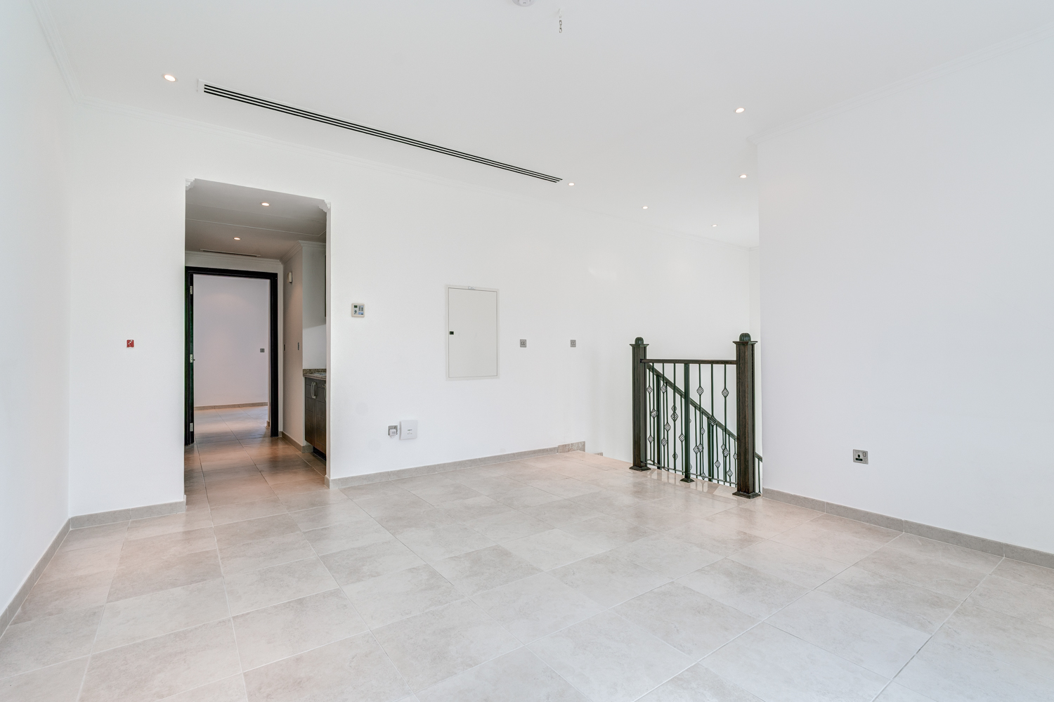 3 Bedrooms Villa in Legacy Large