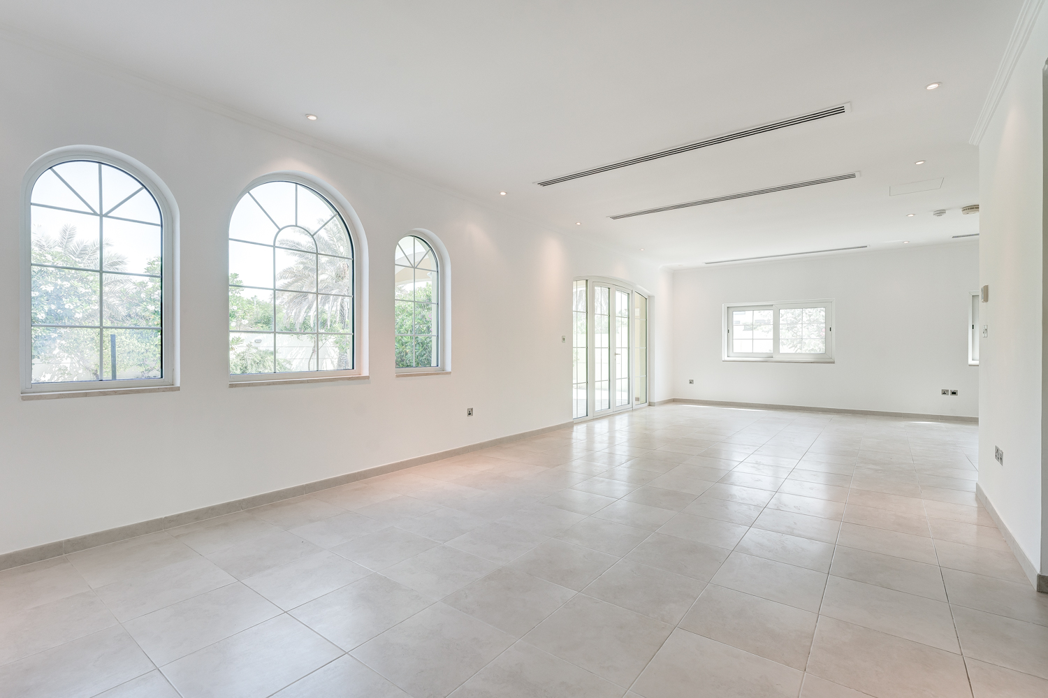 3 Bedrooms Villa in Legacy Large