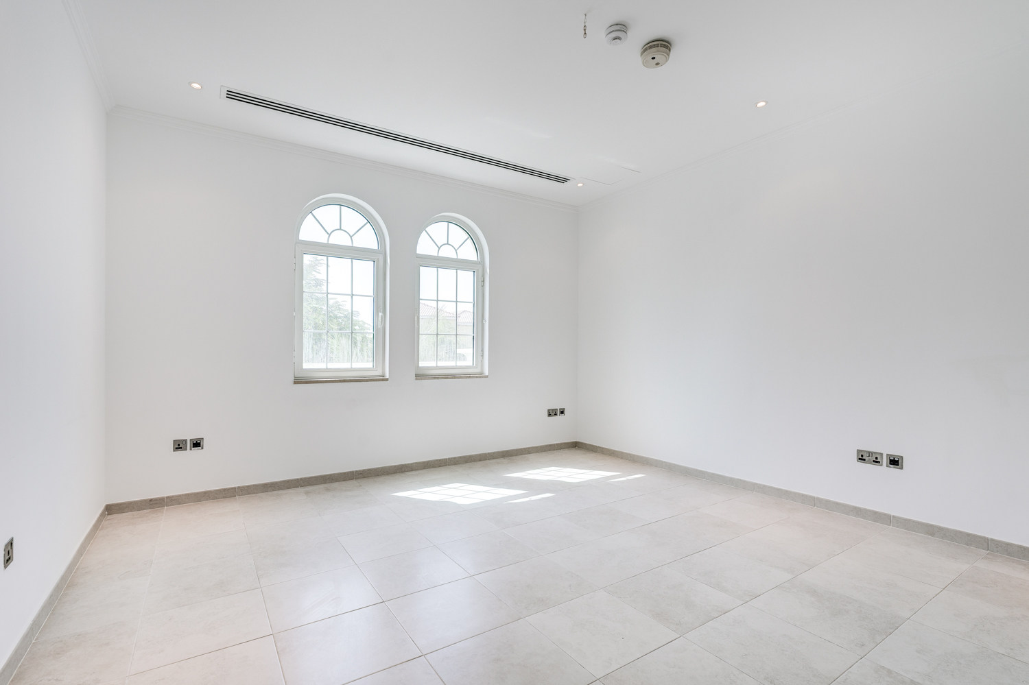 3 Bedrooms Villa in Legacy Large