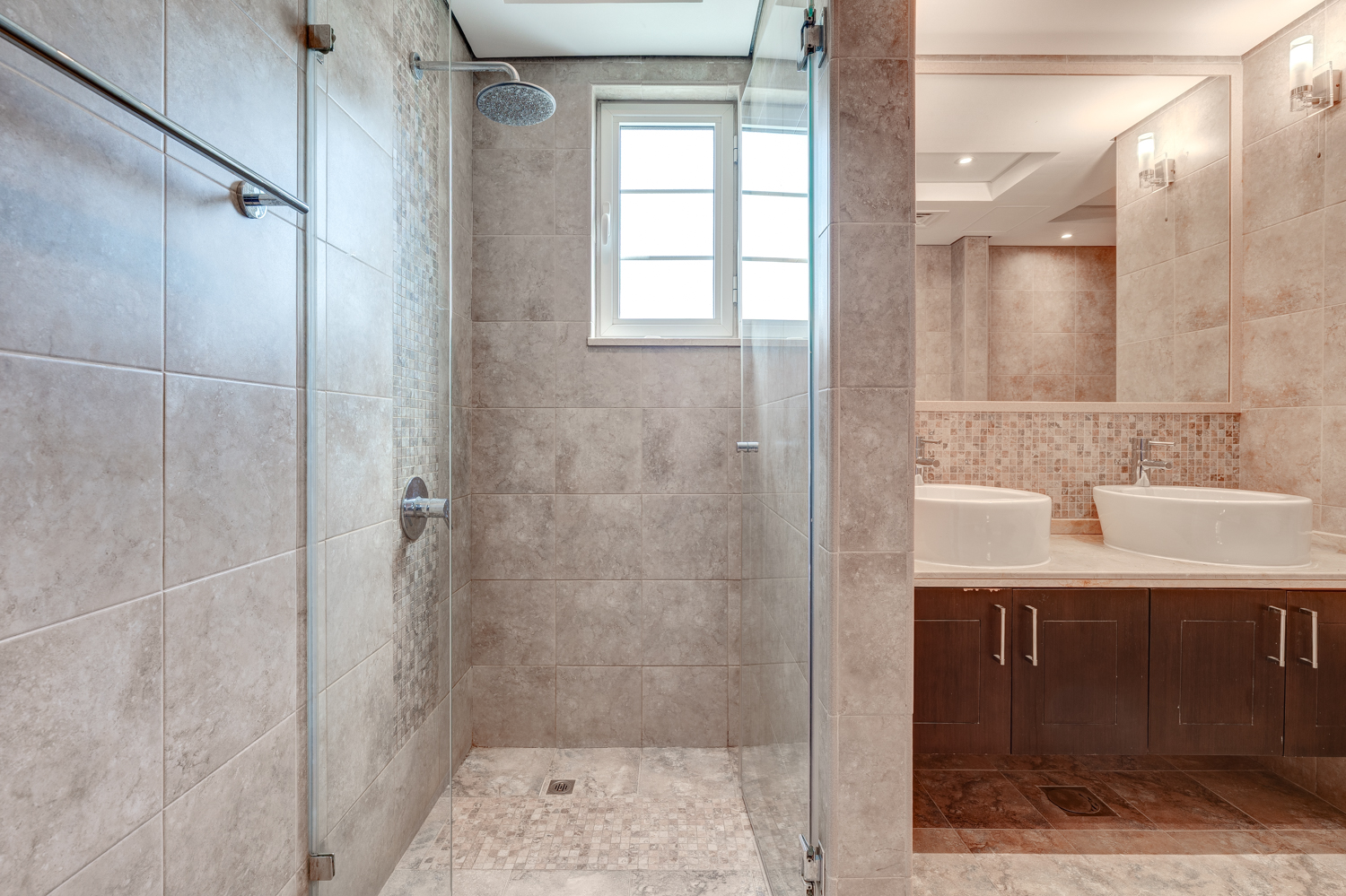 3 Bedrooms Villa in Legacy Large