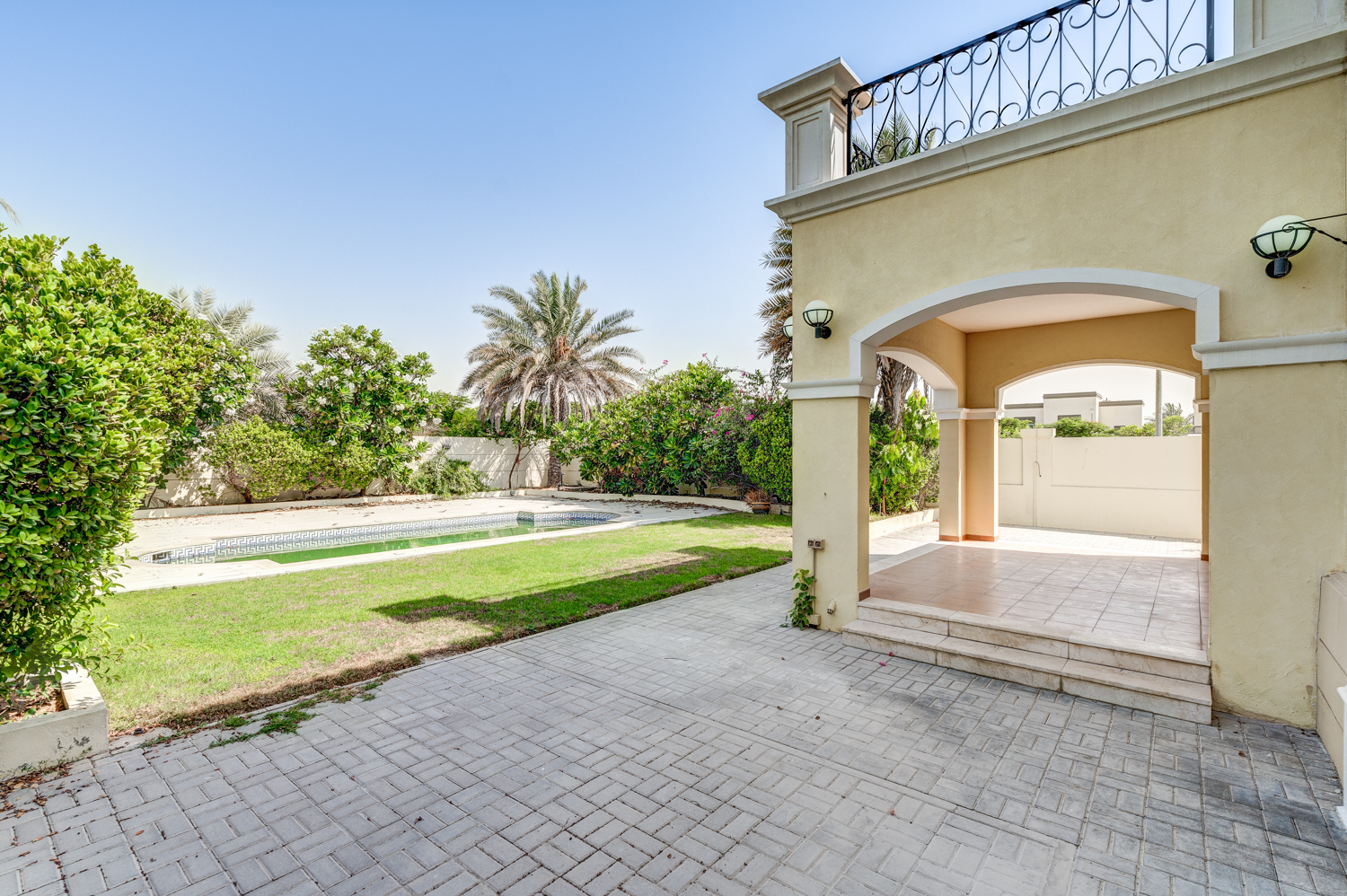 3 Bedrooms Villa in Legacy Large