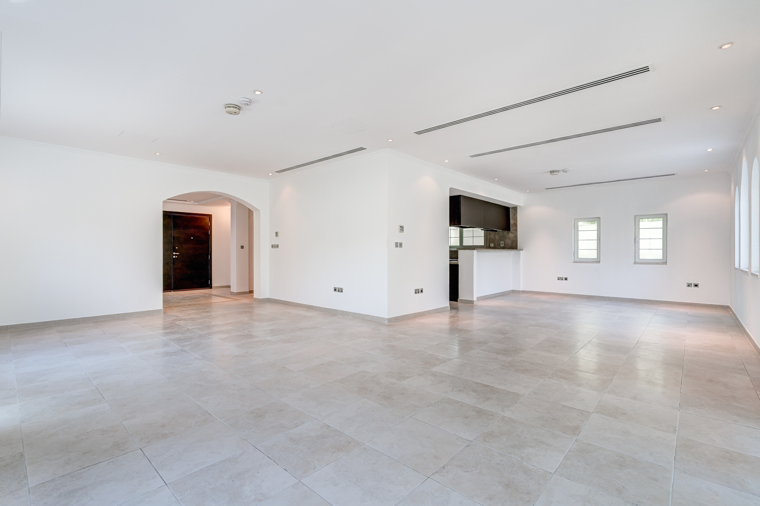 3 Bedrooms Villa in Legacy Large