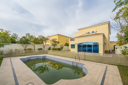 4 Bedrooms Villa in Legacy Large