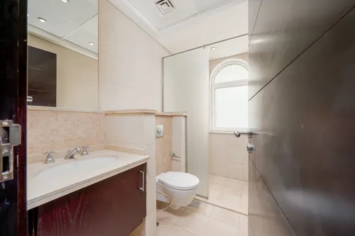 4 Bedrooms Villa in Legacy Large