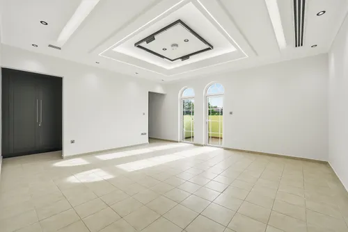 4 Bedrooms Villa in Legacy Large