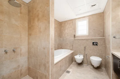 4 Bedrooms Villa in Legacy Large