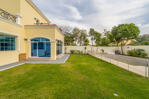 4 Bedrooms Villa in Legacy Large