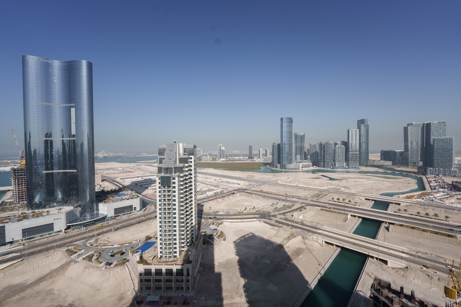 3 Bedrooms Apartment in Canal Residence