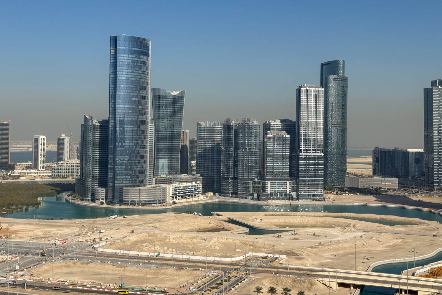 3 Bedrooms Apartment in Canal Residence