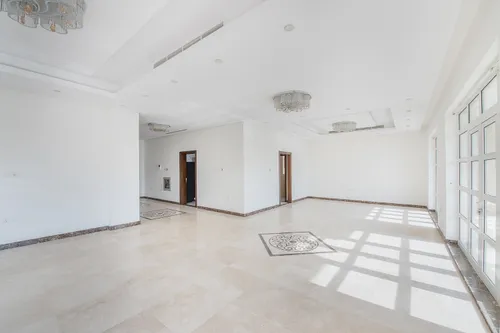 5 Bedrooms Villa in Courtyard CA10