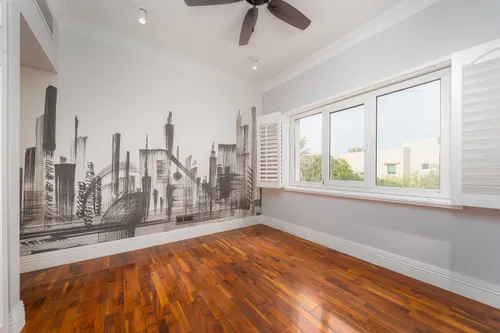 5 Bedrooms Villa in Meadows 5