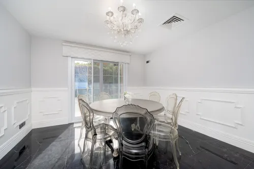 5 Bedrooms Villa in Meadows 5