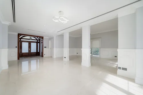 5 Bedrooms Villa in Meadows 5